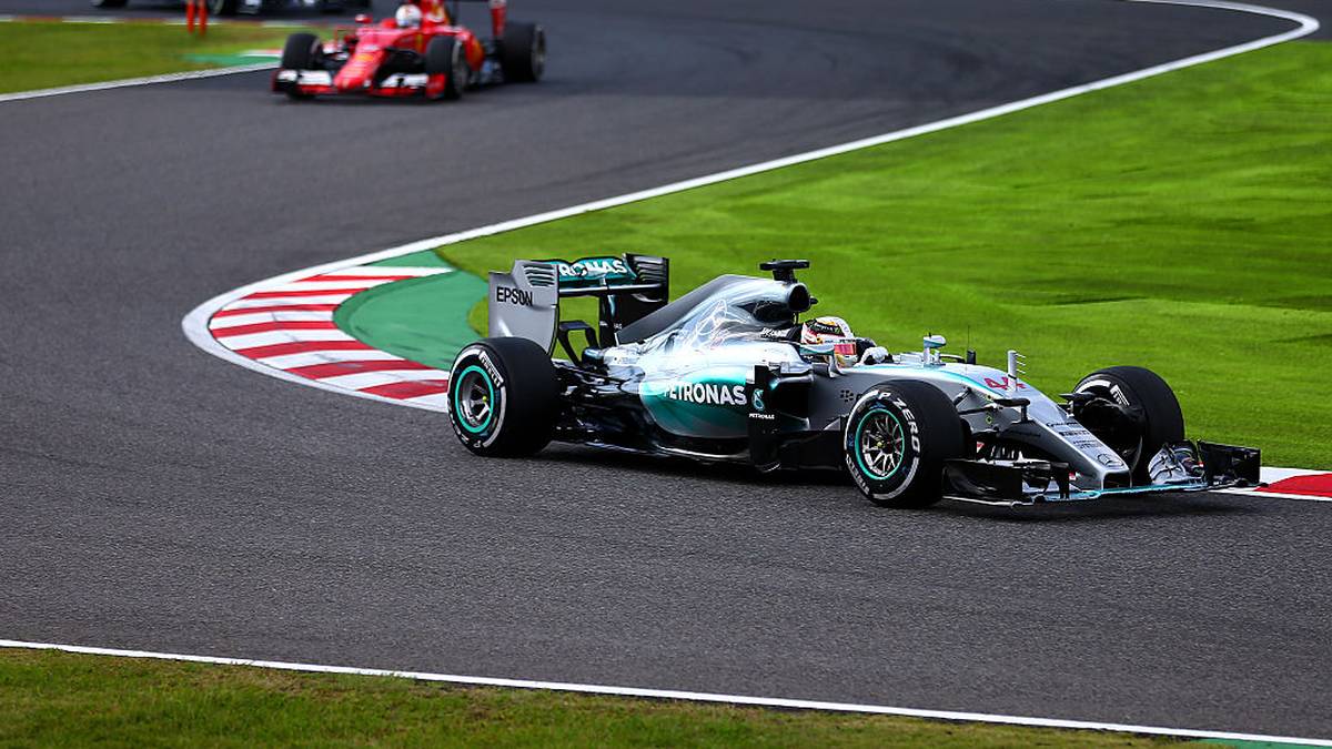 Doch den starken Beginn kann Vettel nicht fortsetzen. Er gewinnt zwar noch zwei weitere Rennen, an den Speed der Mercedes kommt der Ferrari-Bolide allerdings nicht heran. Am Ende landet Vettel auf Rang drei der Fahrerwertung, sendet aber eine Kampfansage für das nächste Jahr