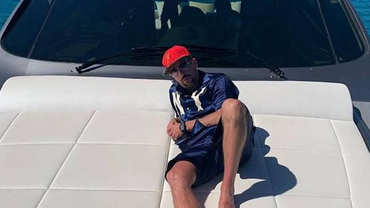 Noch ist die Zukunft von Franck Ribéry nach seinem Abschied vom FC Bayern nicht geklärt. Doch wo lässt es sich besser Gedanken machen als im Urlaub