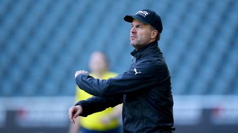 Trainer Marc Fascher bei Borussia Mönchengladbach II v Rot Weiss Essen  - Regionalliga West