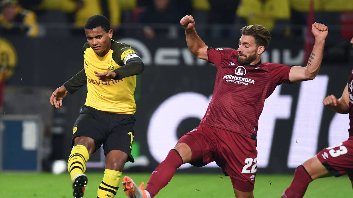 PLATZ 12 - Manuel Akanji (Borussia Dortmund): 765 angekommene Pässe