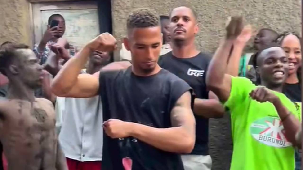 Party in Burundi: Thilo Kehrer feiert ausgelassen mit Einwohnern