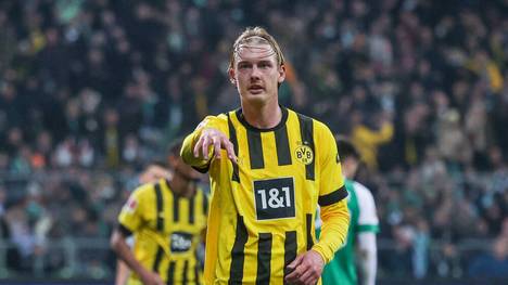 Beim 2:0 Sieg von Borussia Dortmund erzielt Offensivspieler Julian Brandt das Tor zum Endstand und stellt seine beeindruckende Form unter Beweis. 