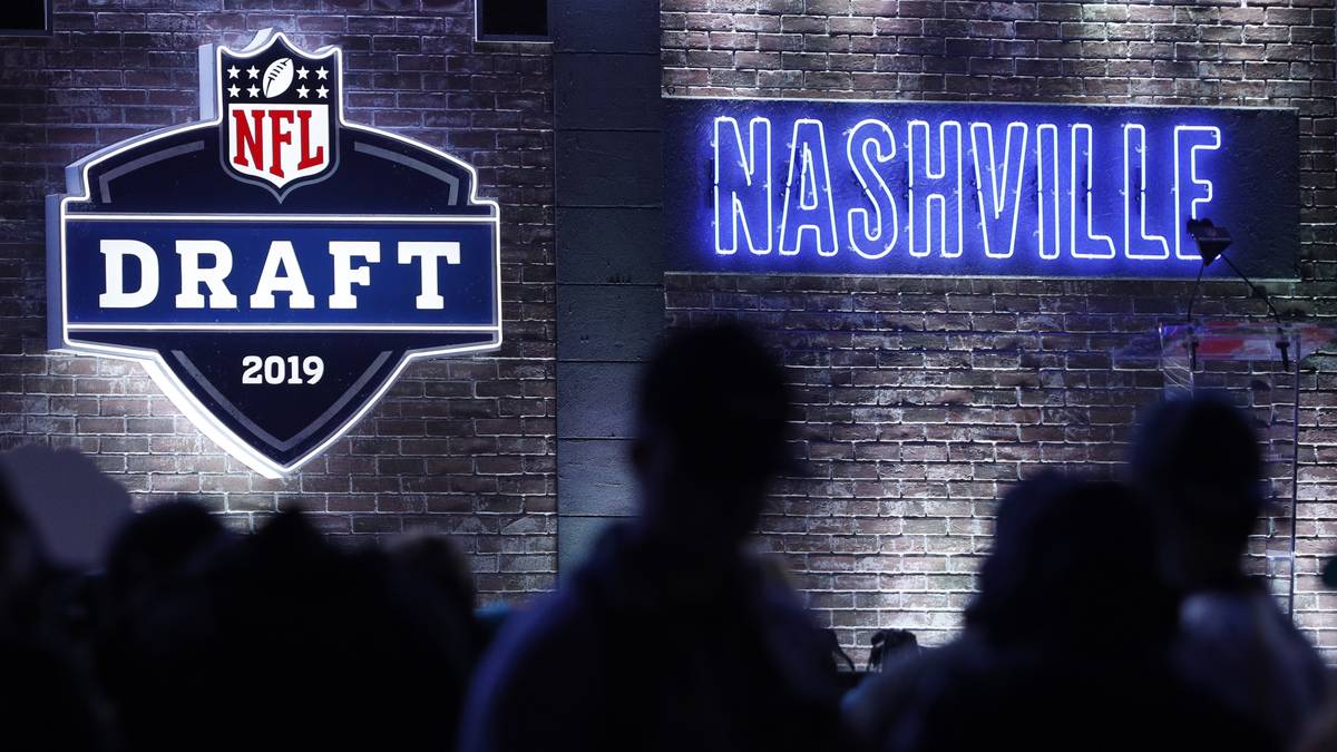 Die Arizona Cardinals entscheiden sich beim NFL-Draft 2019 in Nashville für Quarterback Kyler Murray als Nummer-1-Pick. Auch die Redskins schnappen sich einen Spielmacher
