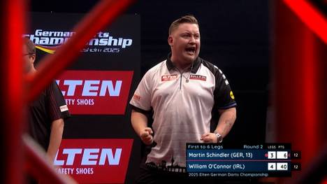 Furioser Comeback-Sieg für Martin Schindler! "The Wall" ist bei der German Darts Championship als einziger deutscher Spieler ins Achtelfinale eingezogen. Gegen den Iren William O’Connor gewann Schindler mit 6:4 in Legs.