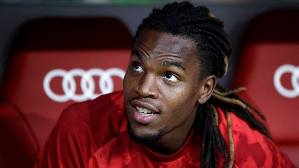 Als jüngster Europameister aller Zeiten wechselte der hochgelobte und umworbene Renato Sanches zum deutschen Rekordmeister. Statt zum Weltklassespieler wurde Sanches dann allerdings eher zum Problemfall. Um Spielzeit zu sammeln, verliehen ihn die Bayern 2017 zu Swansea City