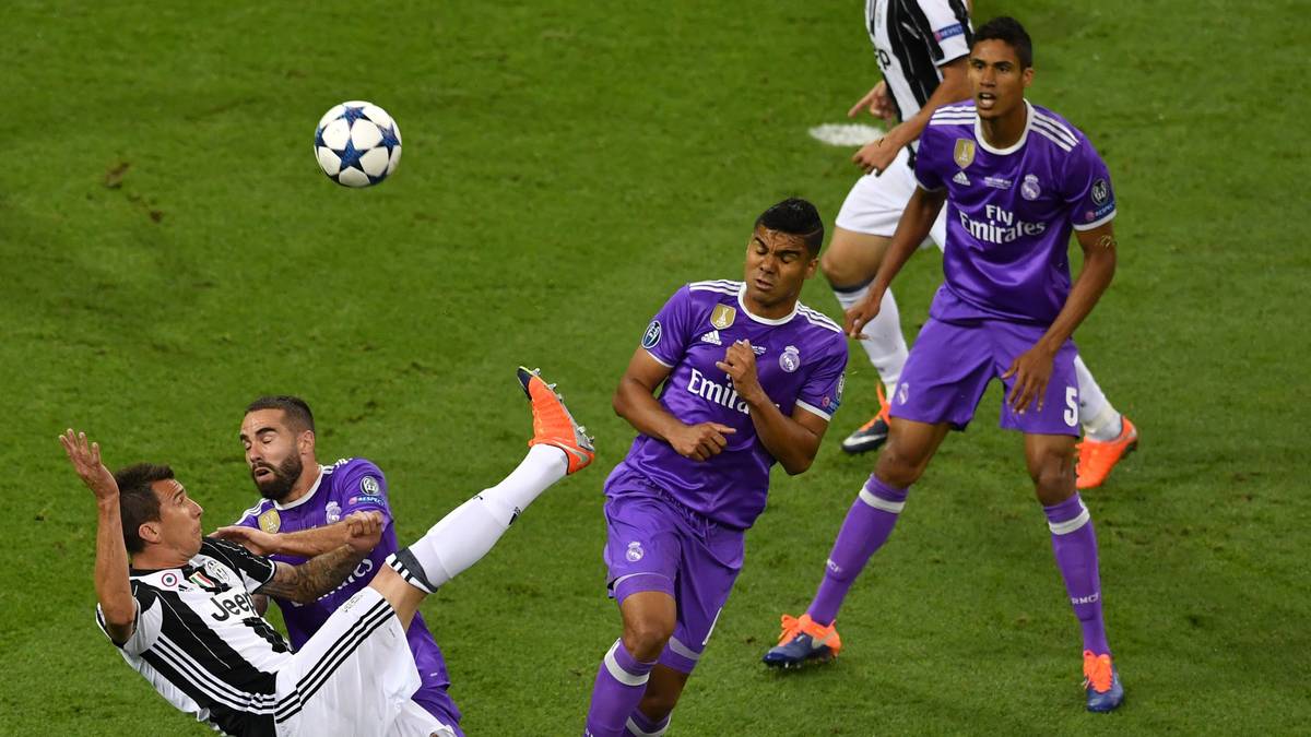 Mandzukic ist auch an der nächsten Szene maßgeblich beteiligt. Mit einem irren Fallrückzieher markiert der Kroate das 1:1. Keylor Navas sieht schlecht aus