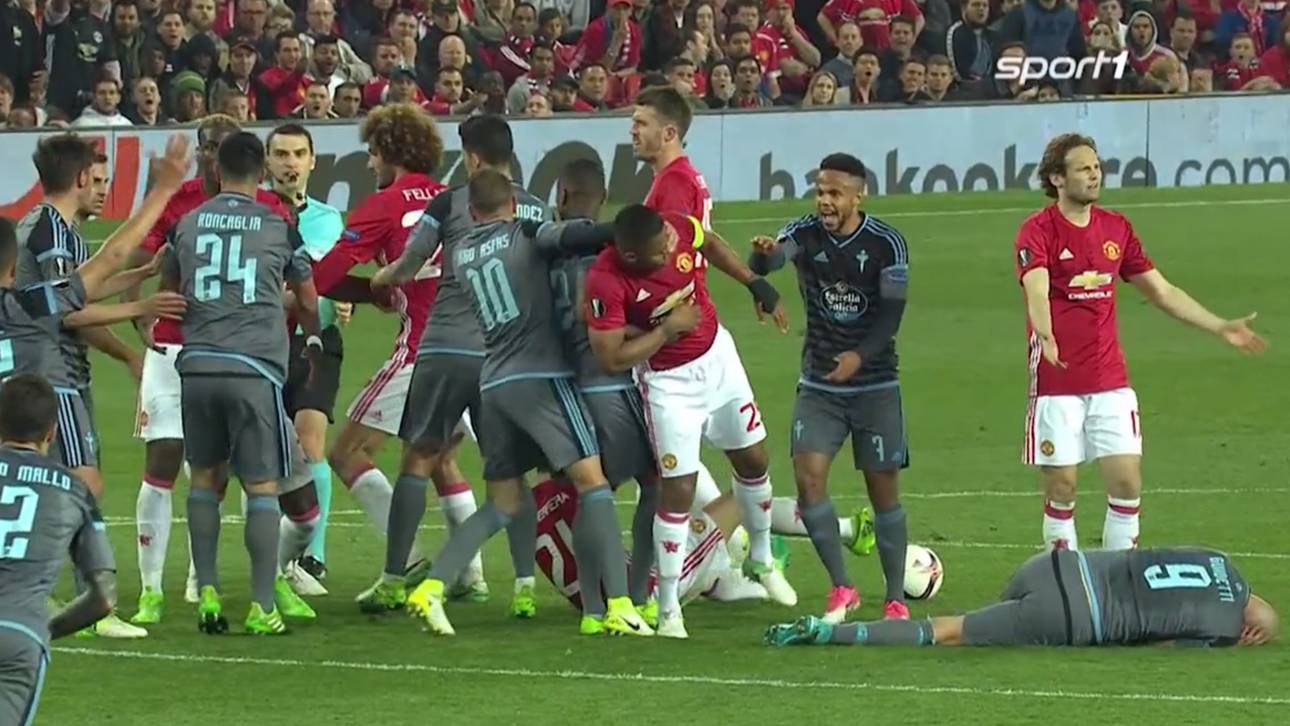 United nach Doppel-Rot im Finale