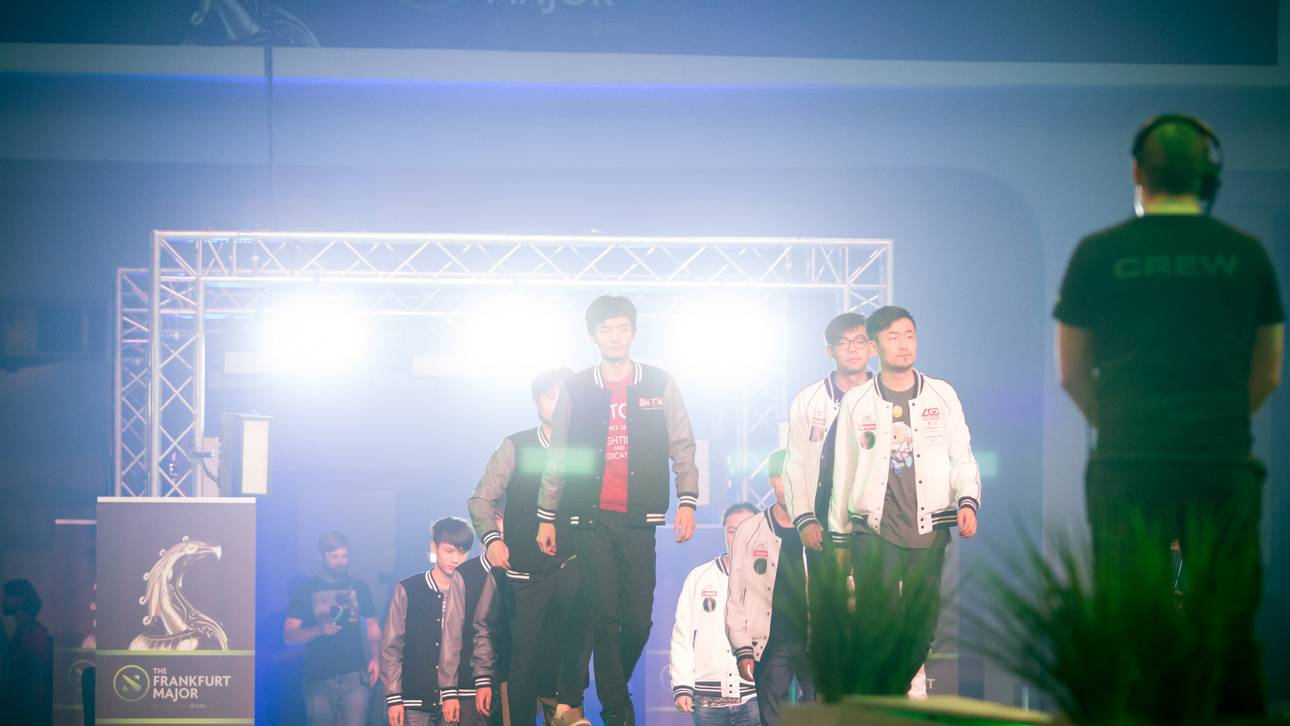 Westliches Trio begeistert beim Major