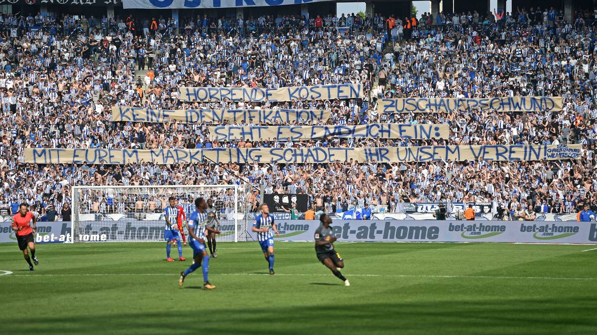 PLATZ 14: HERTHA BSC - Neun Euro mehr muss man in der Hauptstadt für die günstigste Dauerkarte eines Stehplatzes hinlegen (199 Euro). Der Sitzplatz kostet bei Hertha 248 Euro, die teuerste Dauerkarte schlägt 581 Euro zu buche