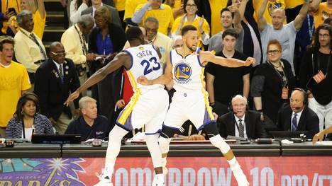 Stephen Curry und die Golden State Warriors gehen als Favorit und Titelverteidiger in die neue NBA-Saison