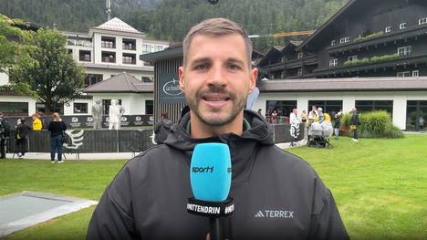So hat sich Borussia Dortmund den Start ins Trainingslager sicher nicht vorgestellt. Die geplante öffentliche Einheit fällt im wahrsten Sinne des Wortes ins Wasser.