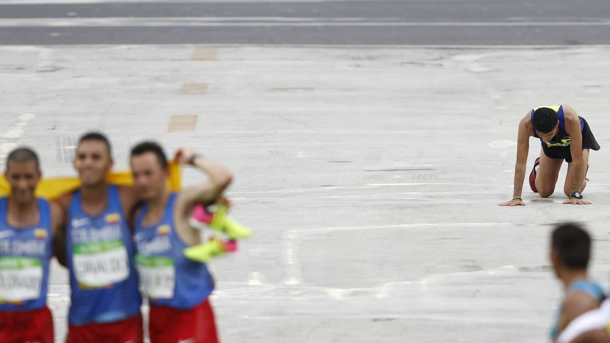 So kurz vor dem Ziel: Der Iraner Mohammad Jaafar Moradi bricht zusammen