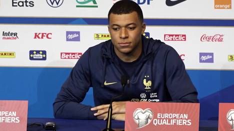 Frankreichs neuer Kapitän Kylian Mbappé hat verraten, dass Antoine Griezmann traurig war, nachdem er von Trainer Didier Deschamps nicht für das Kapitänsamt berufen wurde. Dennoch werde er "geschätzt und geliebt", so Mbappé.