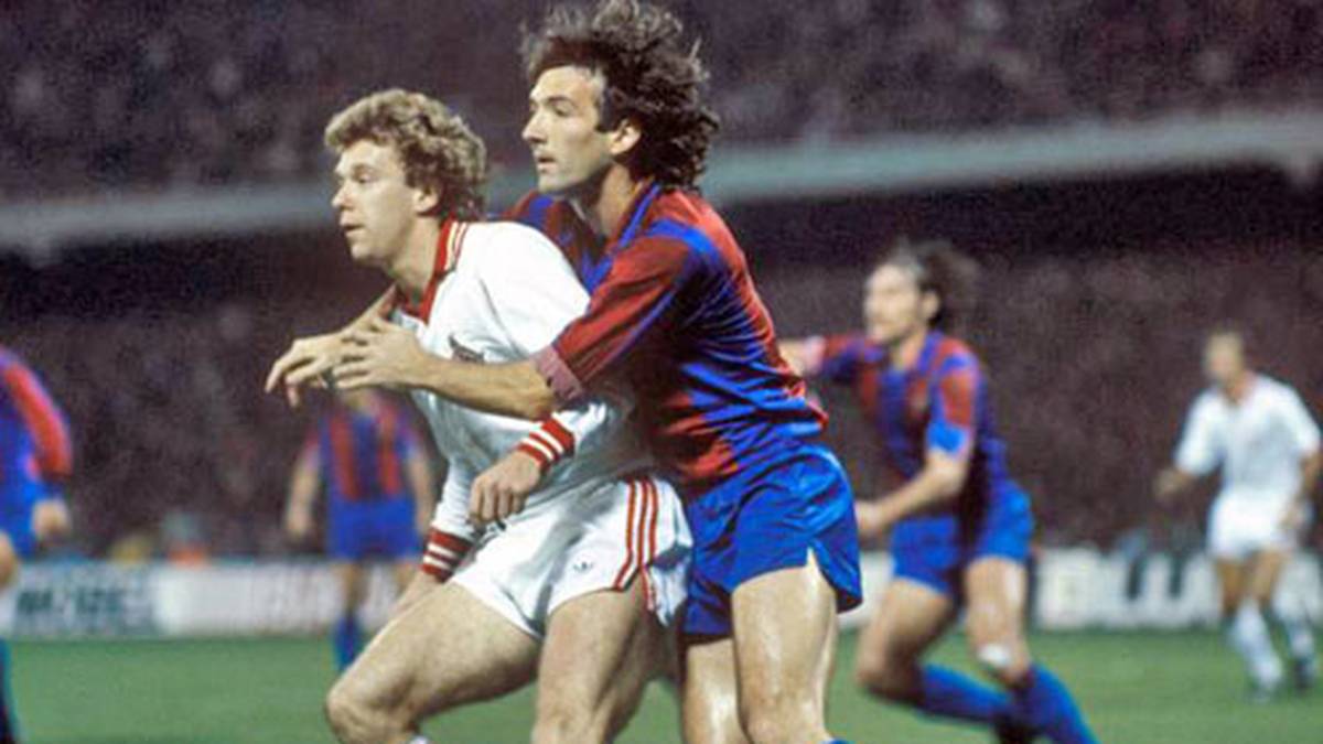Nach einer 0:1-Heimpleite im Hinspiel der 2. UEFA-Cup-Runde 1980/1981 stürmt der FC mit Kultstürmer Tony Woodcock (l.) mit 4:0 das Camp Nou.