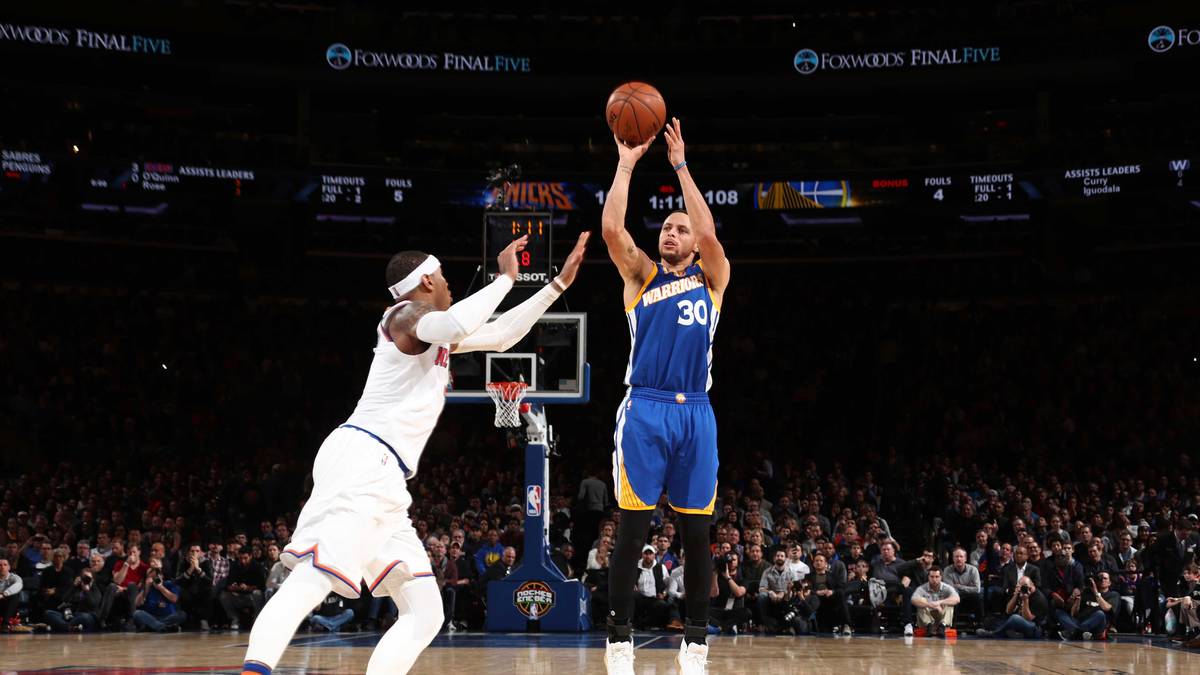 RANG 3 - STEPHEN CURRY: Der Point Guard ist einer der besten Dreierschützen der NBA-Geschichte und rast in Rekordgeschwindigkeit die Rangliste nach oben. 2483 Treffer aus der Distanz hat er schon genetzt. Seine Konkurrenten brauchten teils doppelt so viele Partien.