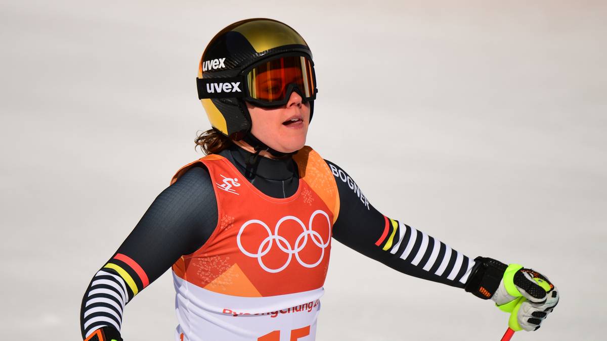 FLOP - DEUTSCHLANDS ALPIN-DEBAKEL: Mit einem enttäuschenden Gesamt-Resultat macht aus das deutsche Team Bekanntschaft. Zum ersten Mal seit 2006 kehren die Ski-Rennläufer ohne Medaillen vom größten Sportfest der Welt zurück. Viktoria Rebensburg fährt nach Fehlern im Riesenslalom und Super-G am Podest vorbei