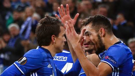 Nabil Bentaleb (r.) und Yevhen Konoplyanka bleiben bei Schalke 04