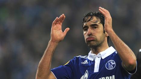 Schalke's Spanish striker Raul reacts du