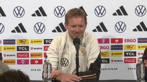 Bundestrainer Julian Nagelsmann sorgt bei seinem ersten Länderspiel gegen die USA mit seinem karierten Hemd für Aufsehen. Nun verrät er, was mit dem viel diskutierten Outfit passieren soll.