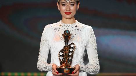 Bei einer Zeremonie in Astana wurde am Freitag die Weltmeister-Trophäe im Schach präsentiert