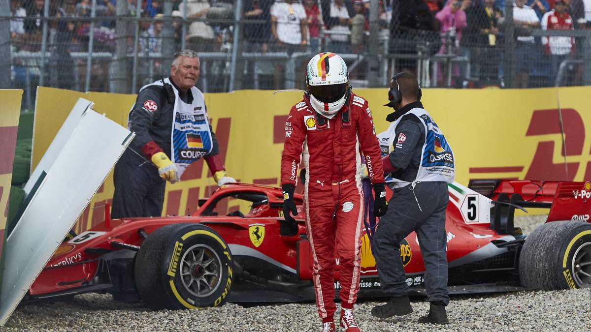 2018: Drama! Alles sieht nach Vettels erstem Triumph auf dem Hockenheimring aus. Vettel startet von der Pole, sein großer Rivale Lewis Hamilton muss von Startplatz 14 ins Rennen gehen. Es ist Vettels große Chance, Hamilton im WM-Duell zu distanzieren. Doch in Runde 51 rutscht Vettel auf leicht regennasser Fahrbahn vor zehntausenden entsetzter Fans im Motodrom in die Leitplanke