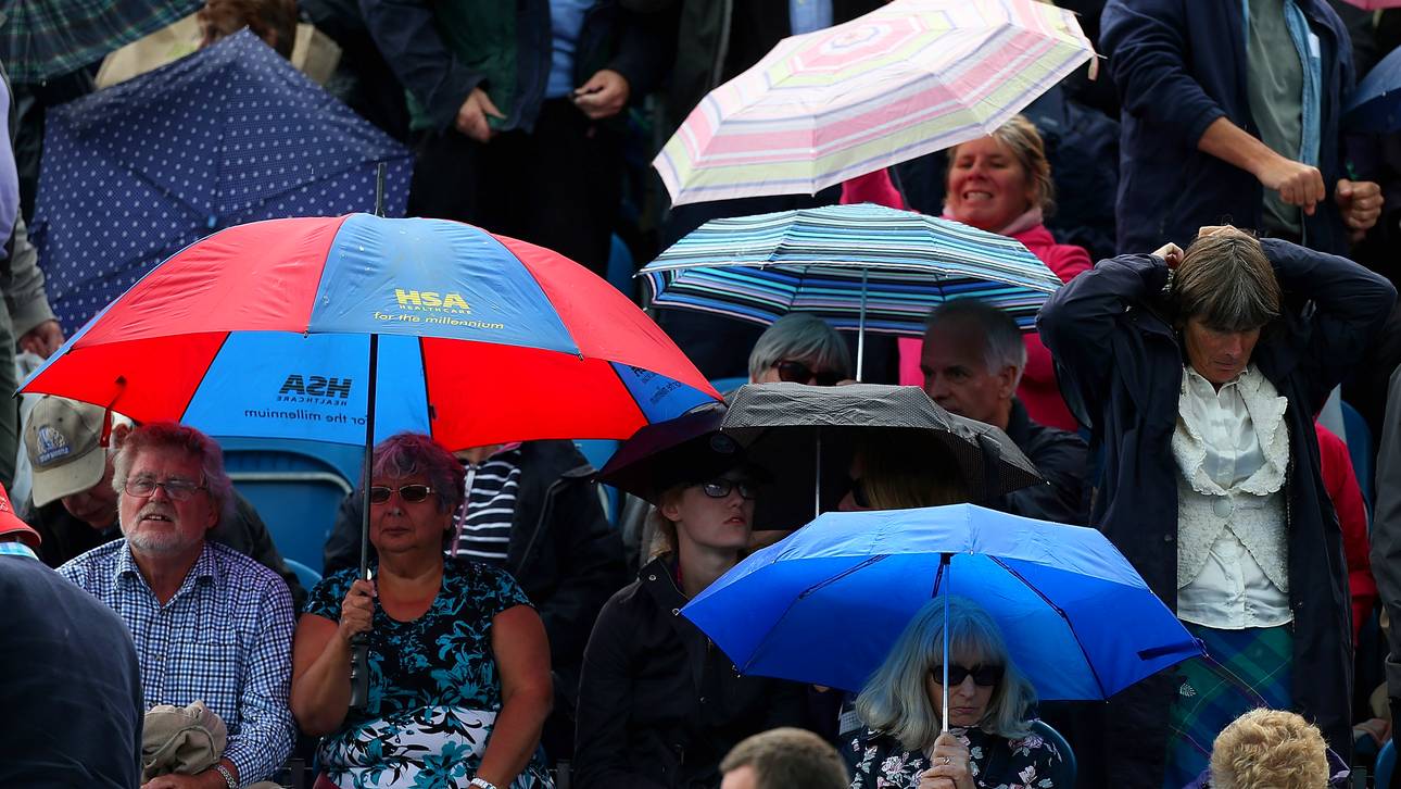 Regen hält Kerber und Zverev auf