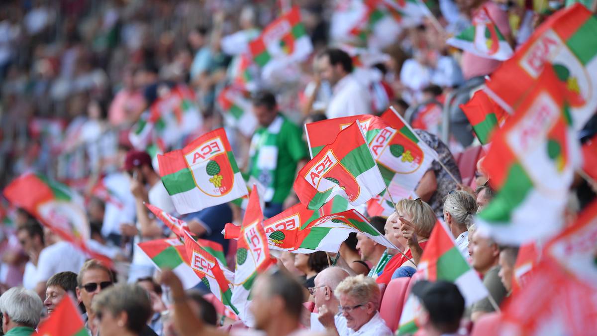 FC AUGSBURG: 33 Spieler im Schnitt 26,1 Jahre, 17 Legionäre