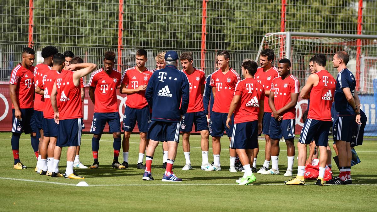 Bei Bayern verloren dagegen auffällig viele Spieler weniger schmeichelhafte Worte über Ancelotti. Die Kritik kam meist indirekt, aber sie war nicht zu überhören