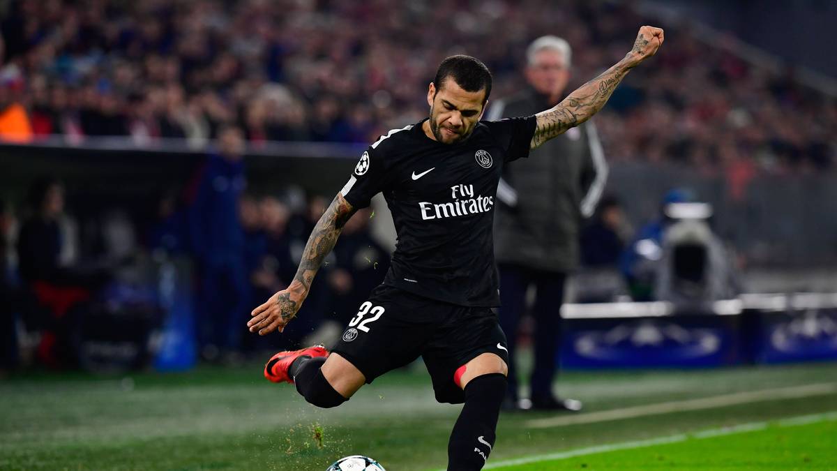 DANI ALVES: Sah beim ersten Gegentor nicht gut aus, als er Ribery nur Geleitschutz bot und anschließend auch noch das Abseits aufhob. Wurde beim dritten Gegentreffer eiskalt von Coman abgekocht, auch offensiv meilenweit von seiner Bestform entfernt. SPORT1-Note: 5