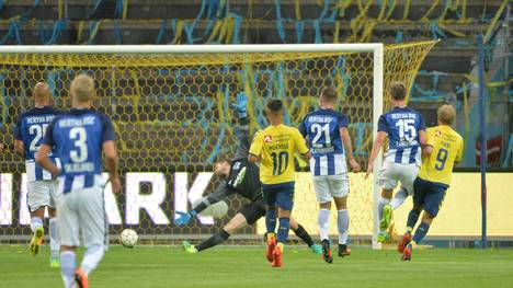 Teemu Pukki (r.) netzte gegen Hertha BSC dreimal ein UEFA Europa League