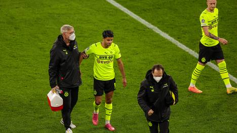 Mo Dahoud (2.v.l.) hätte Borussia Dortmund beim FC St. Pauli gut getan