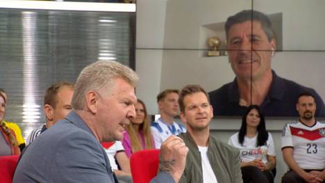 Stefan Effenberg und der ehemalige Weltschiri Dr. Markus Merk diskutieren im fenster.com EM Doppelpass über die Elfmeterszene im EM-Viertelfinale zwischen Deutschland und Spanien. 