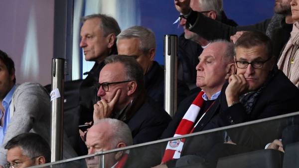 FRANKFURT AM MAIN, GERMANY - NOVEMBER 02: Kaerl-Heinz Rummenigge and Uli Hoeness of Muenchen freact during the Bundesliga match between Eintracht Frankfurt and FC Bayern Muenchen at Commerzbank-Arena on November 02, 2019 in Frankfurt am Main, Germany. (Photo by Alex Grimm/Bongarts/Getty Images)