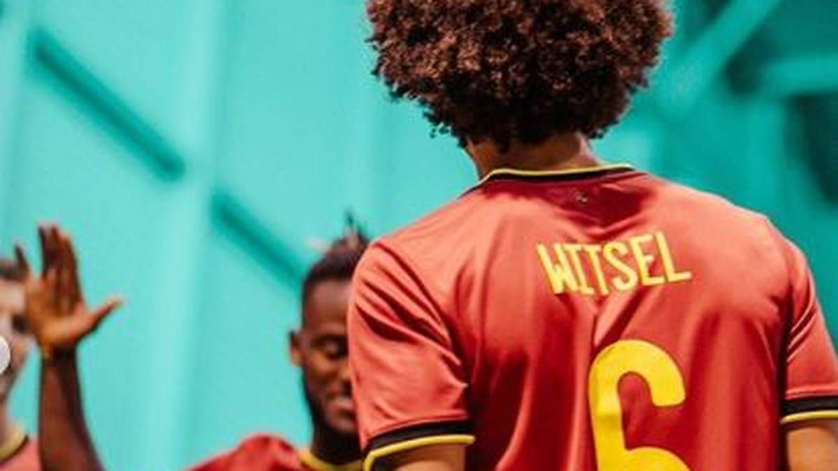 Im Nacken befindet sich ein kleines "B" in den Nationalfarben. Der bisherige Schriftzug „URBSFA“ wird durch ein international klingendes „Royal Belgian Football Association“ ersetzt