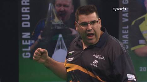 Schon im ersten Leg startet Jose de Sousa mit sechs perfekten Pfeilen. Im zweiten Leg gelingt ihm das perfekte Spiel ganz ohne Rechenfehler.