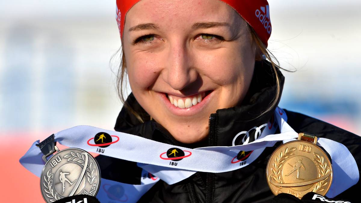 Preuß strahlt mit ihren zwei Trophäen um die Wette