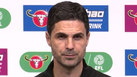 Der FC Arsenal unterliegt im Finale des englischen League Cups Manchester City mit 2:0. Trainer Mikel Arteta setzte auf Ersatzkeeper Kepa Arrizabalaga, der mit einem Patzer den Weg zum Sieg für Manchester City ebnete. Nach der Partie verteidigte Arteta seine Entscheidung.