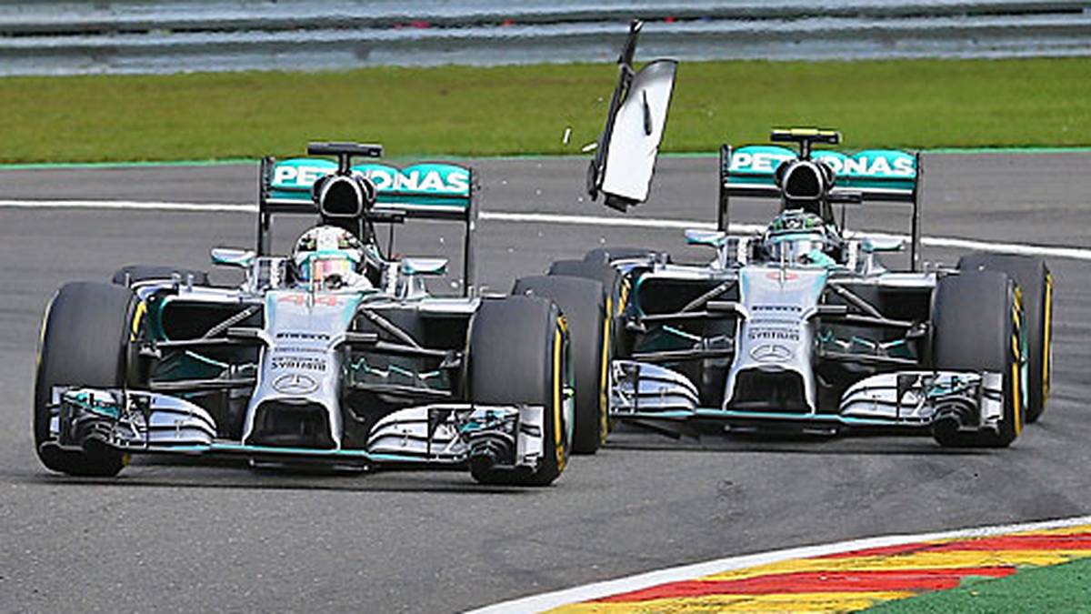 2014: Höhepunkt des Duells ist der Unfall in Spa. Dort schlitzt Rosberg mit dem Frontflügel Hamiltons Hinterreifen auf. Das Mercedes-Team macht Rosberg für die Kollision verantwortlich. Es ist der Beginn verbaler Scharmützel. So stellt Hamilton in Frage, ob Rosberg, der in Monaco lebt, ein wahrer Deutscher sei - am Ende gewinnt der Brite seinen zweiten WM-Titel vor Rosberg