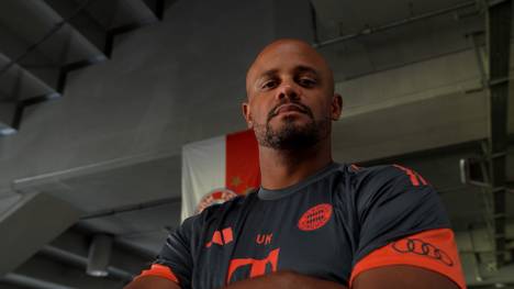 Bei seiner Verpflichtung war er nur vierte Wahl, inzwischen wird er beim FC Bayern gefeiert: Vincent Kompany hat es allen Zweiflern gezeigt. Die Leistungen seiner Mannschaft auf dem Rasen begeistern die Fans - genauso wie die ganz spezielle Aura, die der Trainer bei seinen öffentlichen Auftritten versprüht.