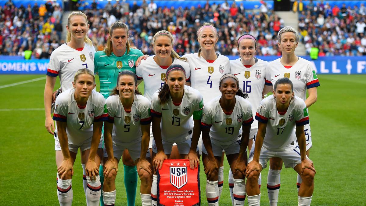 PLATZ 1 - USA: Die Titelverteidigerinnen machen einen bärenstarken Eindruck. Mit 18 Toren haben die US-Frauen einen Rekord für die WM-Gruppenphase aufgestellt, obwohl sie in jedem Spiel ihr Team durchwechselten. Mit ihrer Erfahrung und Qualität sind sie der Topfavorit. Einzig abzuwarten bleibt, wie schwer sich Superstar Alex Morgan gegen Schweden verletzt hat
