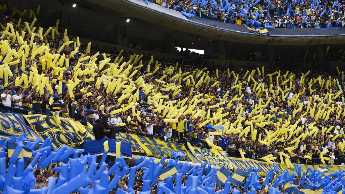 Auf den Rängen herrscht bereits Party-Stimmung