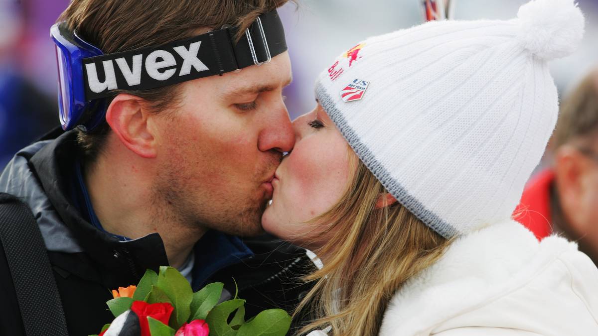 Thomas Vonn ist selbst Ski-Rennläufer. Große Erfolge wie die seiner Ehefrau bleiben ihm jedoch verwehrt. Eine Olympia-Teilnahme 2002 sowie vier Platzierungen unter den Top 20 sind das höchste der Gefühle. 2005 beendet der damals 29-Jährige seine Karriere