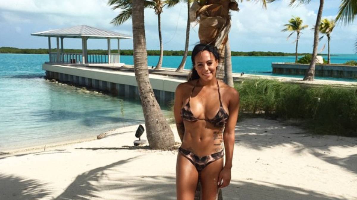 Sydney Leroux: (25 Jahre/74/Angriff): Die gebürtige Kanadierin kommt aus einer sportlichen Familie und hat bei der WM eigentlich ein halbes Heimspiel. Ihre Mutter war für Kanadas Softball-Nationalmannschaft aktiv, ihr Vater spielte in der Major League Baseball für die Anaheim Angels. Leroux spielte in den Junioren-Teams noch für Kanada, 2004 nahm sie als 14-Jährige an der U19-WM in Thailand teil. Anschließend lief sie für das Land ihres Vaters auf, was ihr die kanadischen Fans bis heute übelnehmen. 2008 siegte sie mit der U20 der USA bei der WM in Chile, wurde Torschützenkönigin und als beste Spielerin mit dem Goldenen Ball ausgezeichnet. Bei der WM 2011 in Deutschland stand sie in der Mannschaft des Turniers