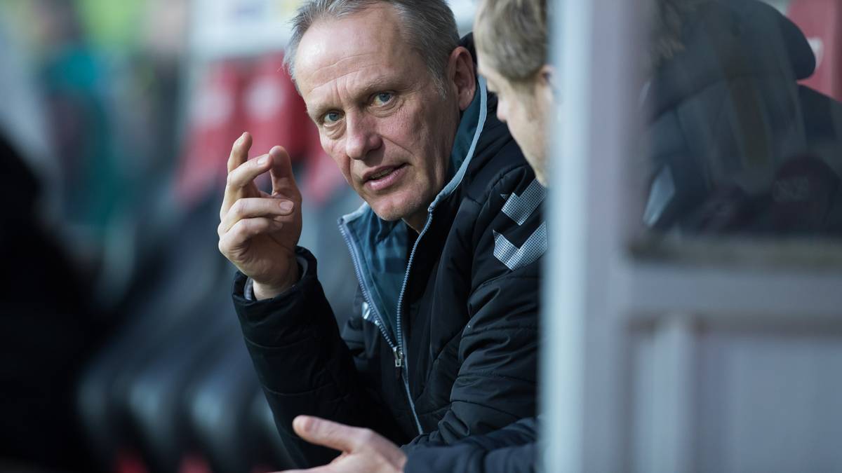 Im Vorfeld des zweiten Sonntagsspiels steht Christian Streich im Fokus. Der Freiburger Coach wird in einem Bericht der "Bild" mit dem FC Bayern in Verbindung gebracht. Streich dementiert vor der Partie aber jeden Kontakt ausdrücklich