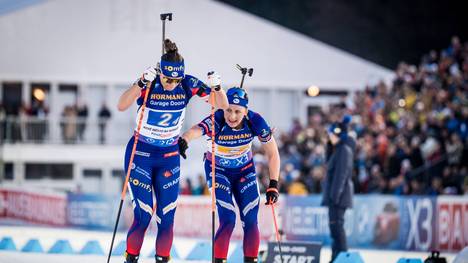 Die Kreditkartenaffäre um Julia Simon und Justine Braisaz-Bouchet hat das französische Biathlon erschüttert. Julia Simon wurde verurteilt, darf aber trotzdem weiter für Frankreich starten. Geht das gut?