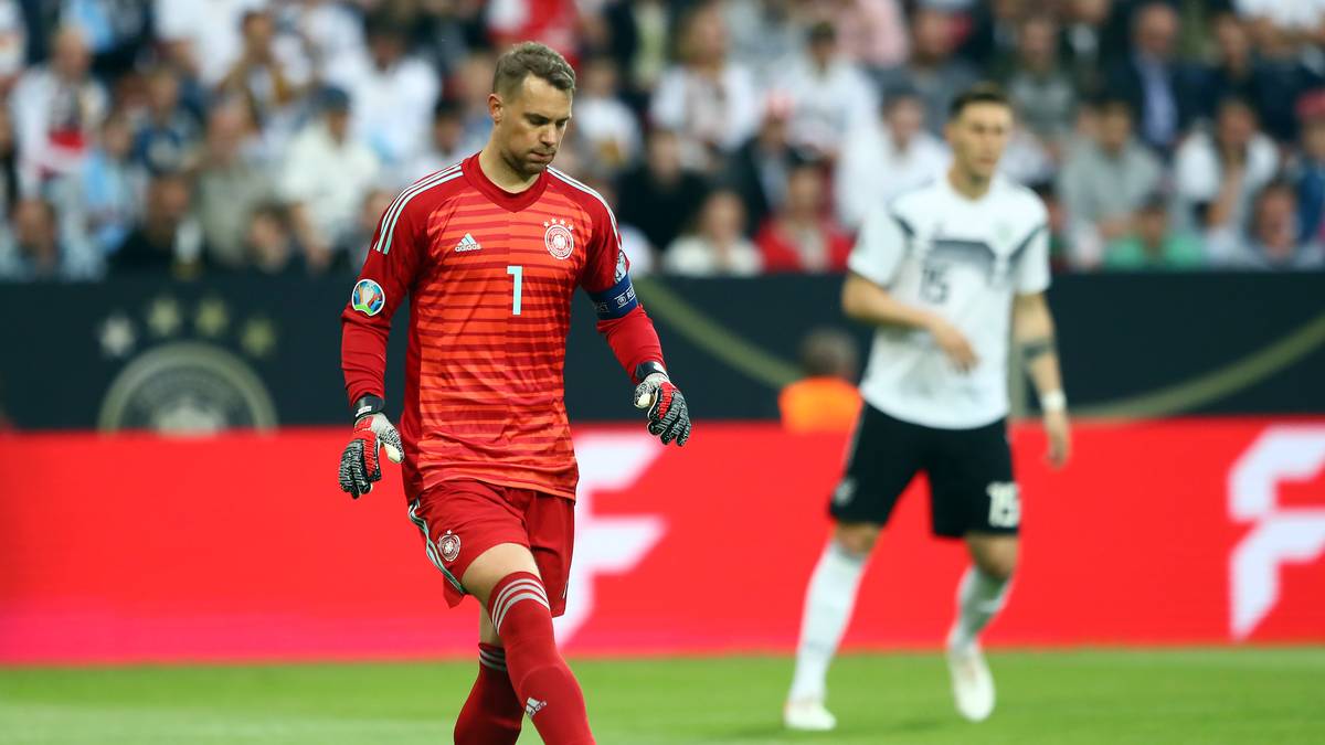 MANUEL NEUER: Der Kapitän verlebte eine entspannte erste Halbzeit und musste erst in der 45. Minute bei einem Freistoß von Konstantin Vassiljev erstmals eingreifen. Auch im zweiten Durchgang nur wenig gefordert. Mit 37 weißen Westen nun alleiniger Rekordhalter in der Nationalmannschaft. SPORT1-Note: 3