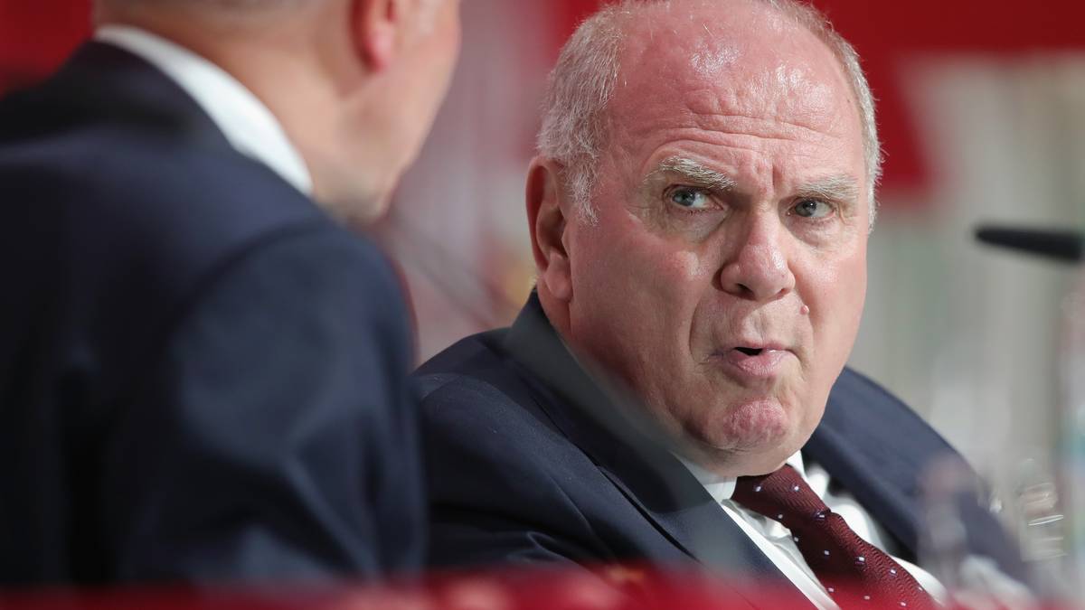 Hoeneß war gekränkt, daraus machte der mächtige Präsident keinen Hehl. "Das trifft mich sehr, sehr", sagte Hoeneß. Er müsse, ergänzte der 66-Jährige, erstmal über die Vorkommnisse nachdenken und schlafen, denn er wolle sich ja künftig sachlich äußern