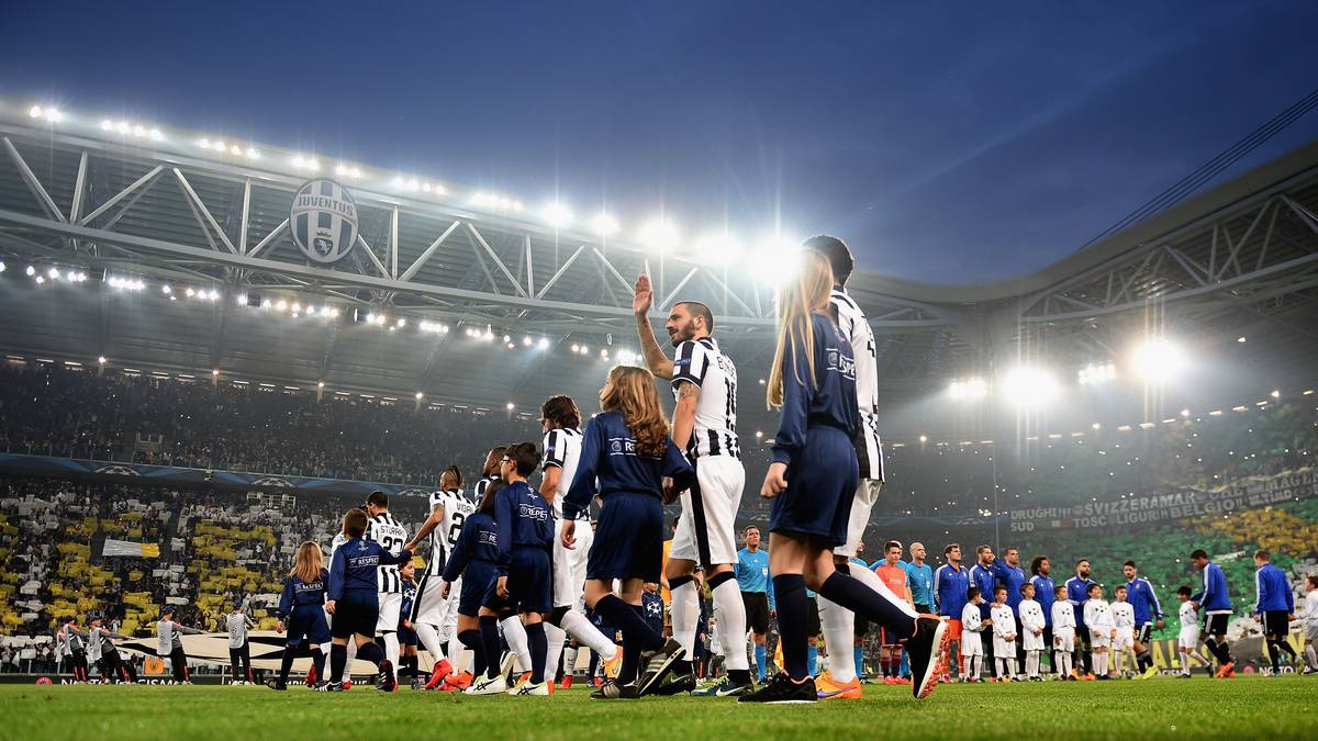 Eine würdige Flutlichtatmospähre in Turin. Jetzt liegt es an den beiden Mannschaften, für einen tollen Fußballabend zu sorgen