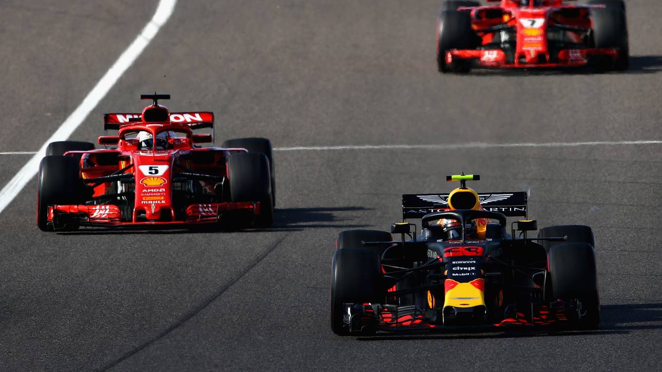 Vettel kollidiert mit Verstappen