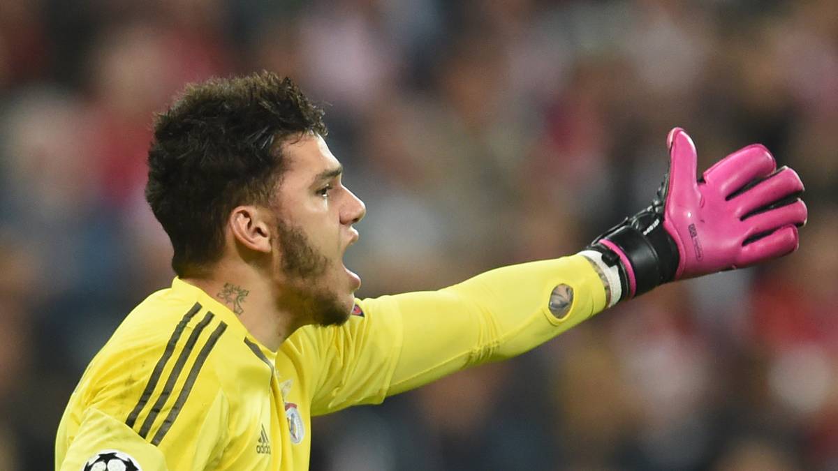 TOR: EDERSON - Elf Zu-Null-Spiele in 16 Liga-Einsätzen sprechen für sich. Auch Brasiliens Torwart-Ikone Claudio Taffarel prophezeite seinem erst 23-jährigen Landsmann jüngst "eine großartige Zukunft"

